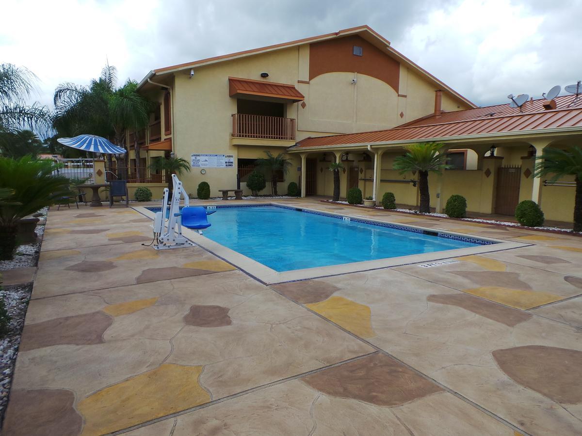 Americas Best Value Inn & Suites-Alvin/Houston Exterior photo